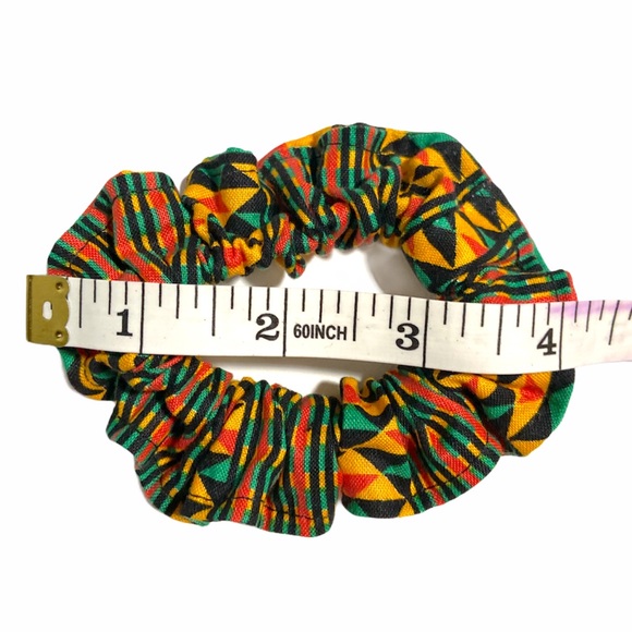 Handmade Scrunchies 4 Pieces Mixed Colors And Fabrics 2 Small and 2 Large - Picture 5 of 11